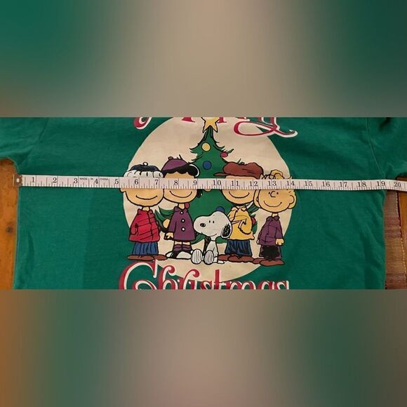 Peanuts “Merry Christmas” Green Snoopy Crew Unisex  Short Sleeve T Shirt Medium - Picture 5 of 5